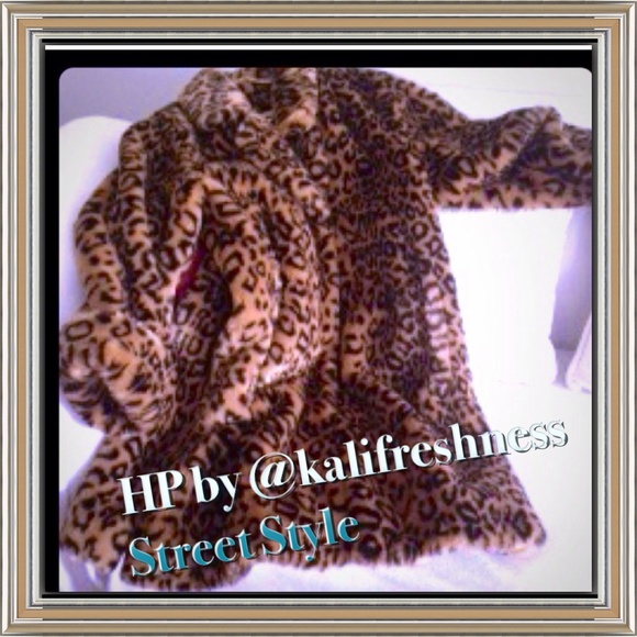 SALE!!🌟⛄️Winter has HIT!! Fun fun leopard coat. - Picture 1 of 4